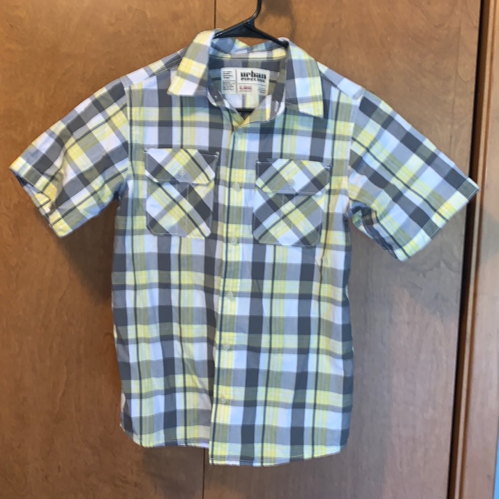 GUC child’s yellow plaid short sleeve button down shirt - size L
